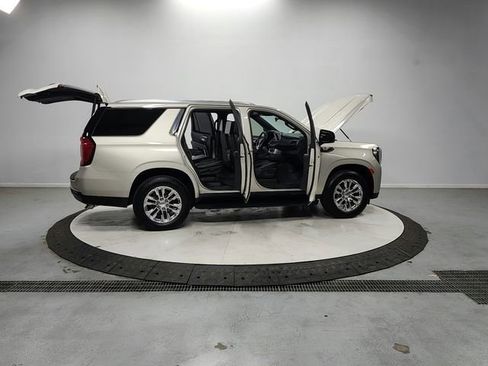 Used 2021 GMC Yukon SLT w/ SLT Luxury Plus Package image 16