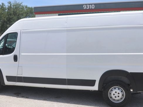 Used 2021 RAM ProMaster 2500 w/ Interior LED Lighting Group FWD image 9