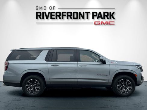 Used 2023 Chevrolet Suburban Z71 w/ Off-Road Capability Package image 2