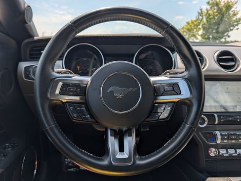 Used 2020 Ford Mustang Premium RWD image 23
