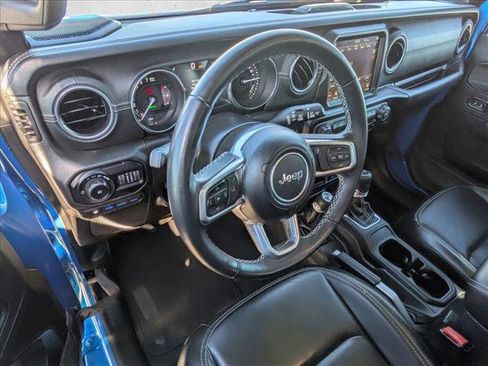 Used 2022 Jeep Wrangler Unlimited Sahara w/ Cold Weather Group image 10