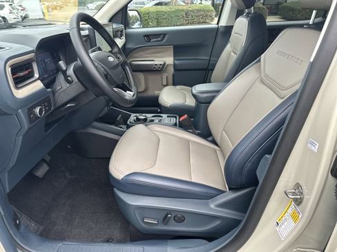 Used 2025 Ford Maverick Lariat image 3