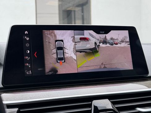 Used 2019 BMW 540i w/ Premium Package image 42