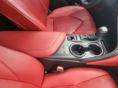 Used 2022 Toyota Camry XSE image 10