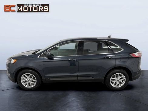 Used 2023 Ford Edge SEL w/ Convenience Package image 3