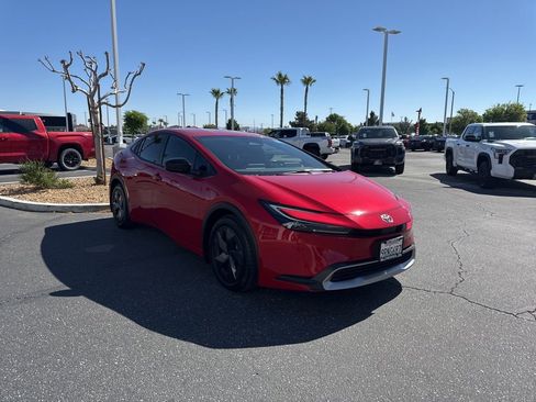 Used 2024 Toyota Prius Prime SE image 4