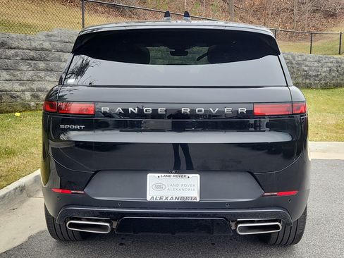 Used 2025 Land Rover Range Rover Sport SE image 7