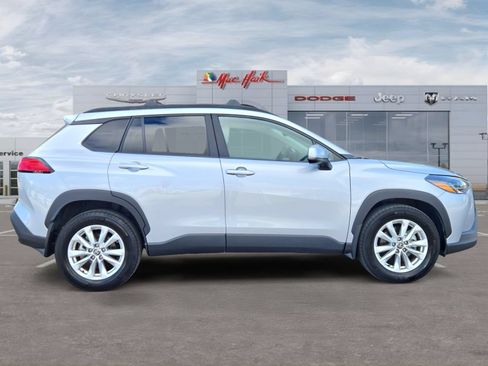 Used 2023 Toyota Corolla Cross LE FWD image 6