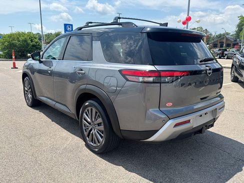 Used 2023 Nissan Pathfinder SL w/ SL Premium Package AWD/4WD image 7