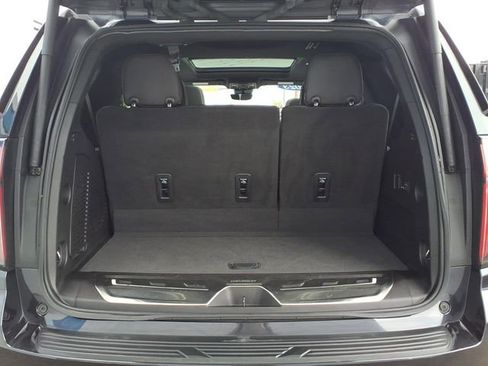 Used 2023 Chevrolet Tahoe Premier w/ Premium Package 2 AWD/4WD image 19