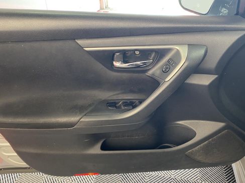 Used 2015 Nissan Altima 2.5 SV FWD image 16