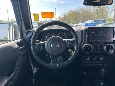 Used 2016 Jeep Wrangler Unlimited Sahara w/ Connectivity Group image 20