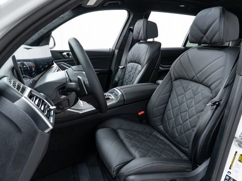 New 2026 BMW X7 xDrive40i image 13