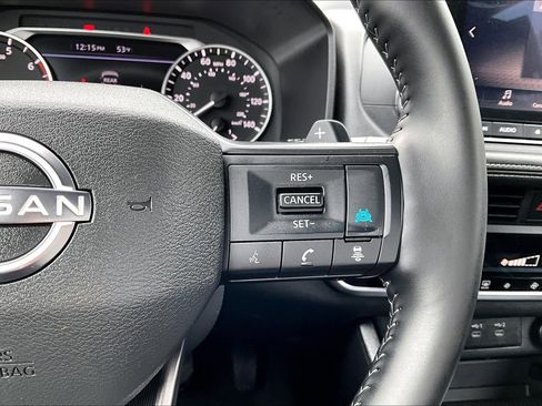 Used 2025 Nissan Rogue SV image 12