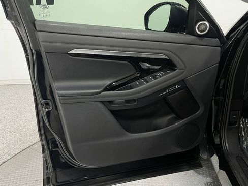 Used 2020 Land Rover Range Rover Evoque SE image 16