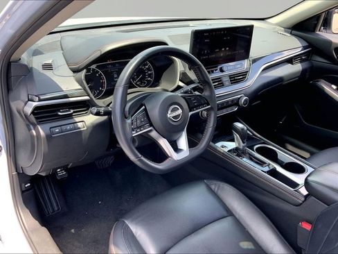 Used 2024 Nissan Altima 2.5 SR w/ SR Premium Package FWD image 12