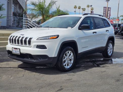 Used 2015 Jeep Cherokee Sport w/ Sport Appearance Group FWD image 3