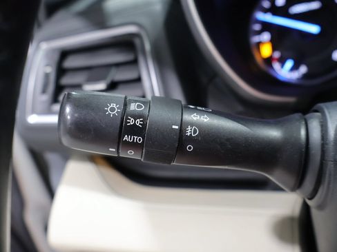 Used 2019 Subaru Ascent Touring AWD/4WD image 32