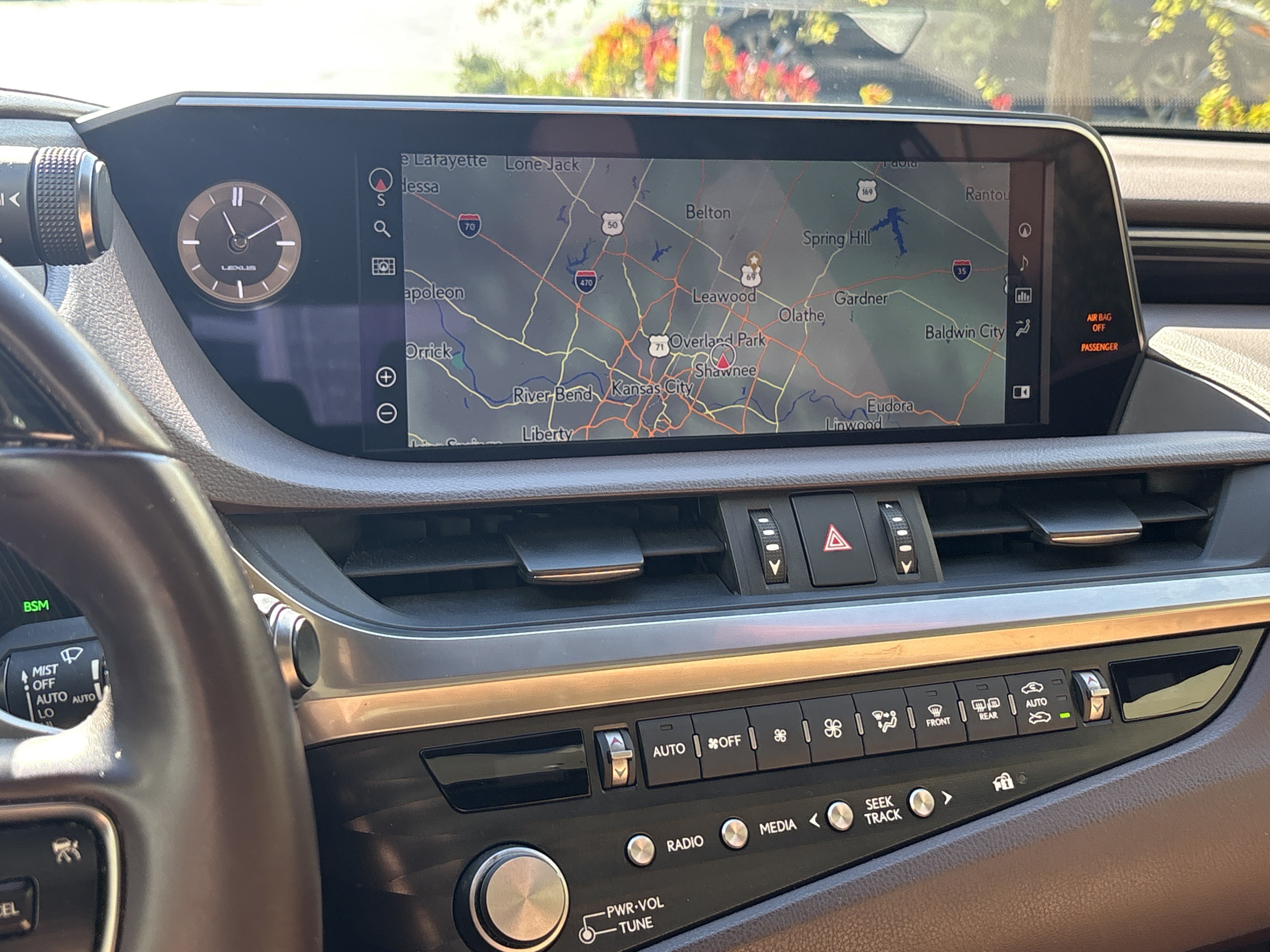 Used 2021 Lexus ES 300h w/ Accessory Package 2 FWD image 24