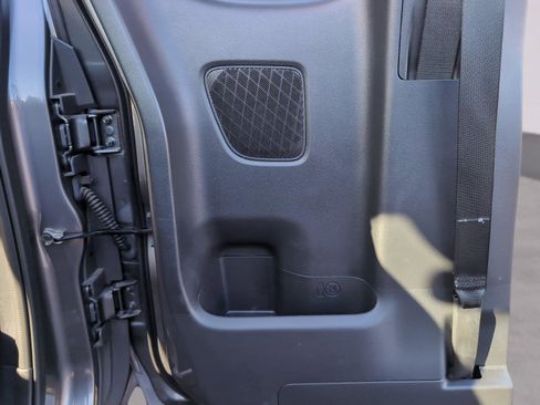 Used 2023 Nissan Frontier SV w/ SV Convenience Package image 33