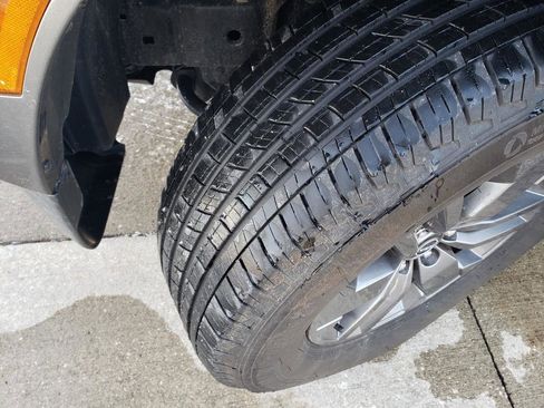 Certified 2025 Nissan Frontier SV w/ SV Convenience Package image 43