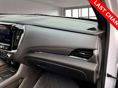 Used 2023 Chevrolet Traverse Premier image 17