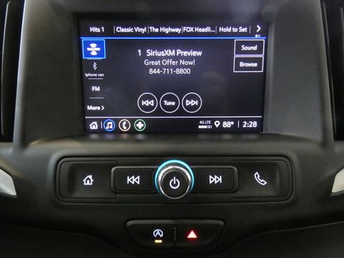 Used 2024 GMC Terrain SLE image 12