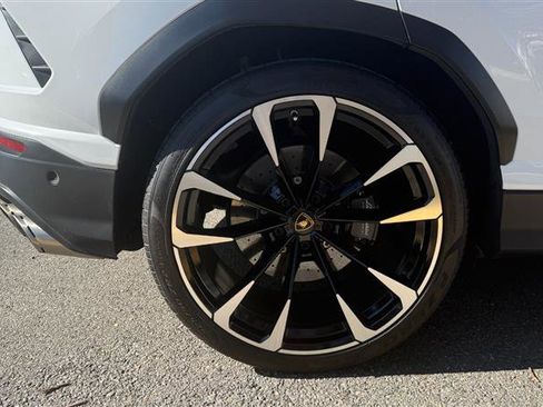 Used 2020 Lamborghini Urus image 7