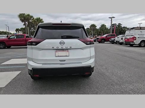 New 2026 Nissan Rogue SV FWD image 31