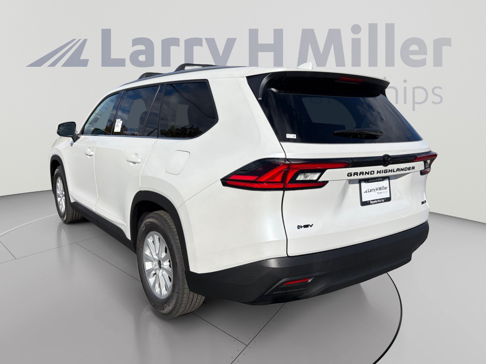 New 2026 Toyota Grand Highlander XLE FWD image 3