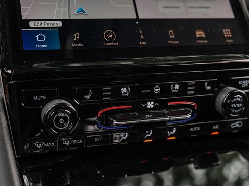 Used 2023 Jeep Grand Cherokee L Limited w/ Luxury Tech Group II image 36