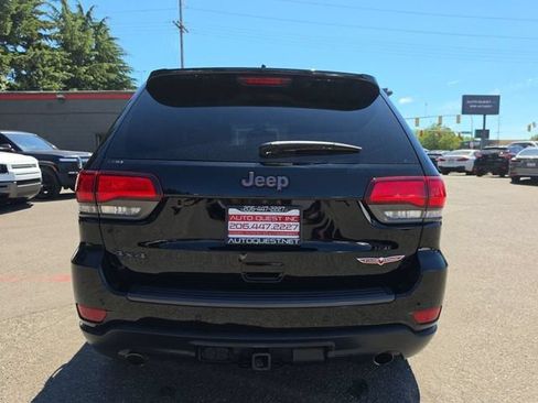 Used 2018 Jeep Grand Cherokee Trailhawk AWD/4WD image 25