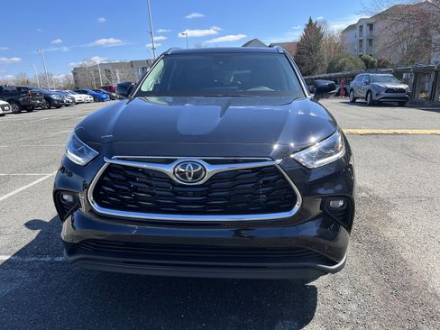 New 2026 Toyota Highlander Limited image 2