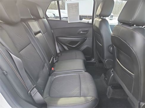 Certified 2022 Chevrolet Trax LT w/ Driver Confidence Package image 25