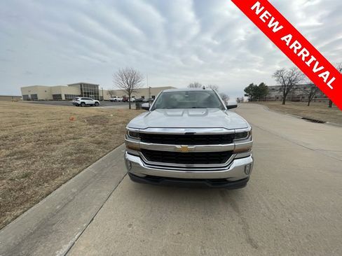 Used 2018 Chevrolet Silverado 1500 LT w/ All Star Edition image 8