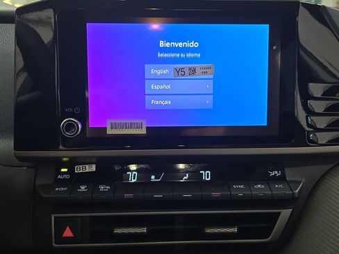 Used 2025 Toyota Camry SE image 20