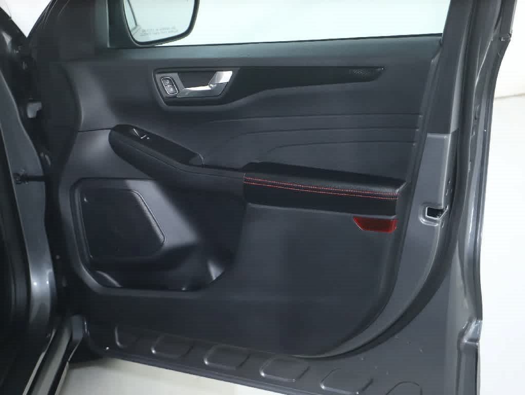 Used 2021 Ford Escape SEL w/ SEL Stealth AWD Package image 33