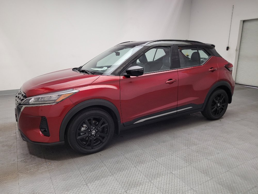 Used 2021 Nissan Kicks SR w/ SR Premium Package FWD image 2