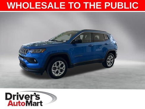 Used 2025 Jeep Compass Latitude AWD/4WD image 1