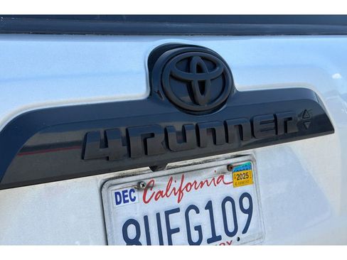 Used 2021 Toyota 4Runner Venture AWD/4WD image 7