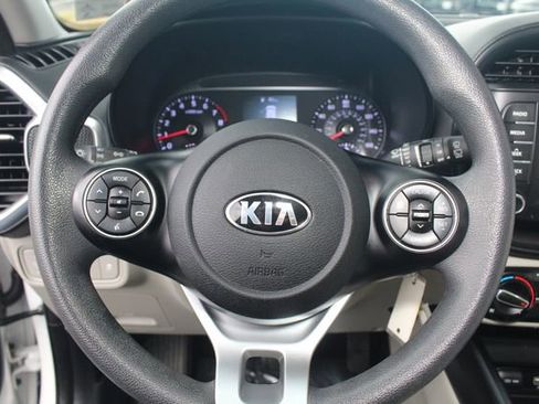 Used 2020 Kia Soul LX image 18