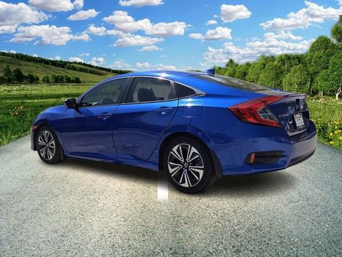 Used 2017 Honda Civic EX-T image 4