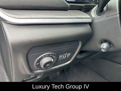 Certified 2022 Jeep Grand Cherokee Overland w/ Luxury Tech Group IV image 18