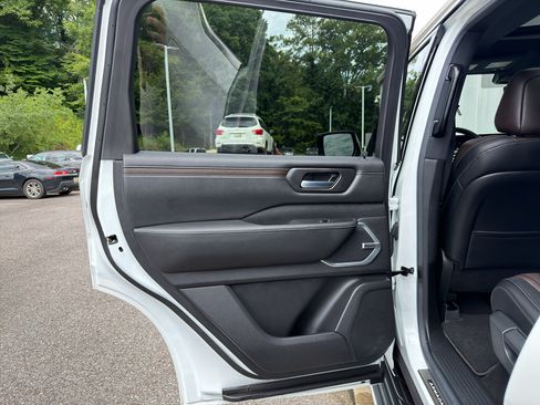 Certified 2025 Nissan Armada Platinum Reserve AWD/4WD image 10
