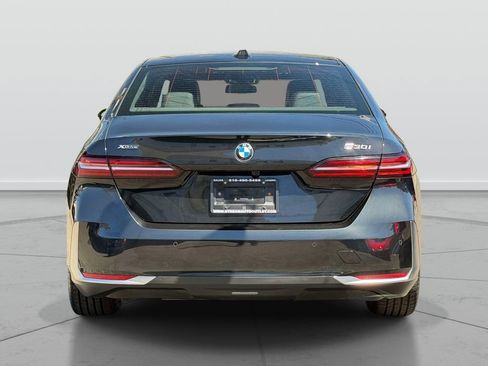 Used 2026 BMW 530i xDrive AWD/4WD image 6