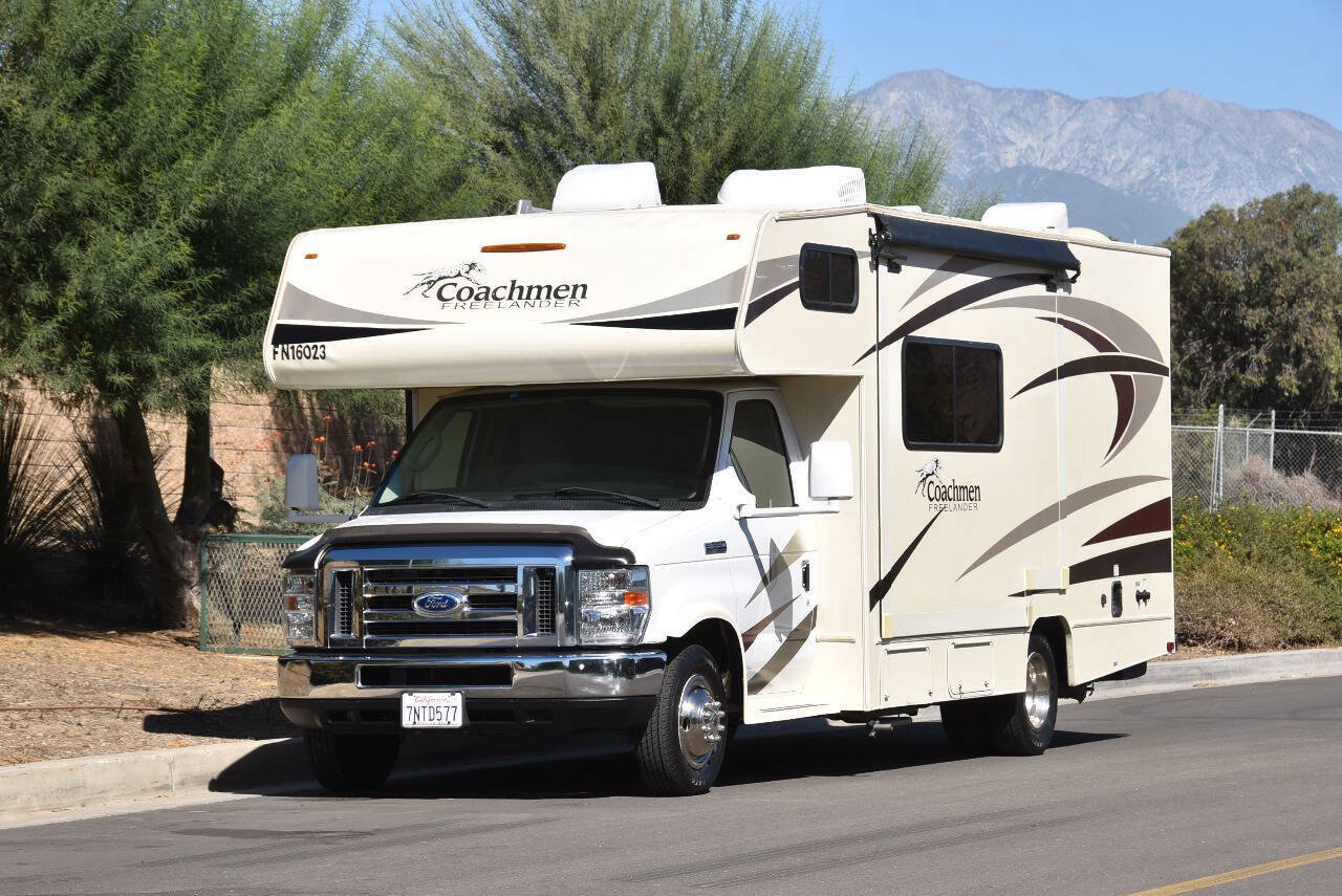 Used 2016 Ford E-350 and Econoline 350 Super Duty w/ Motorhome Prep Package RWD image 2