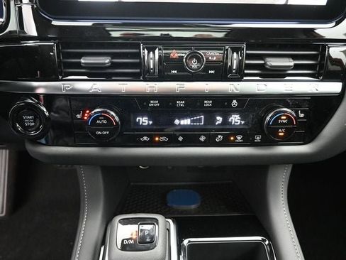 New 2026 Nissan Pathfinder SL image 18