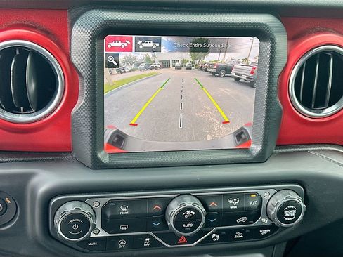 Used 2021 Jeep Gladiator Rubicon image 15