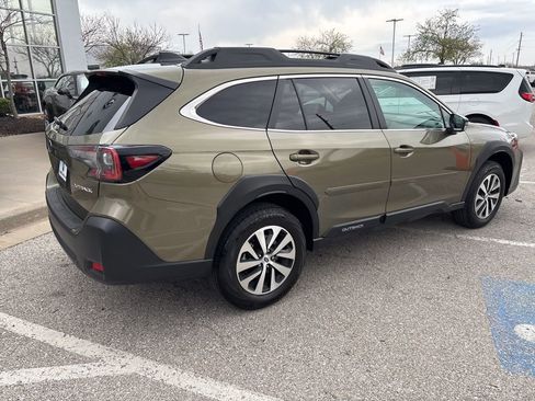 Used 2024 Subaru Outback Premium image 28