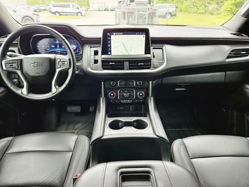 Used 2024 Chevrolet Tahoe Z71 w/ Luxury Package AWD/4WD image 15